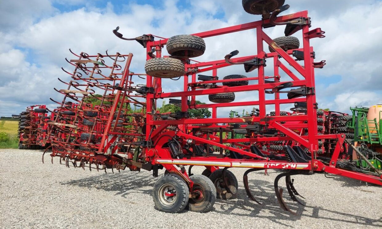 Horsch TERRANO 8 FG + Kverneland C - Brana: slika 1 Horsch TERRANO 8 FG + Kverneland C - Brana: slika 1