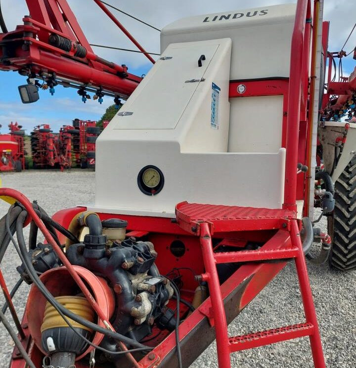 Vlečna škropilnica Lindus 3000 L - 24m, Synet: slika 12