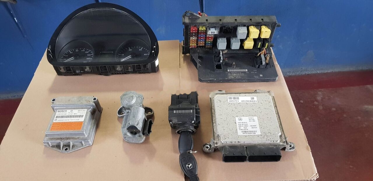 Delphi CRD2 .35 OM 651-SOLENOID Mercedes-Benz SPRIDER - ECU za Tovornjak: slika 1 Delphi CRD2 .35 OM 651-SOLENOID Mercedes-Benz SPRIDER - ECU za Tovornjak: slika 1