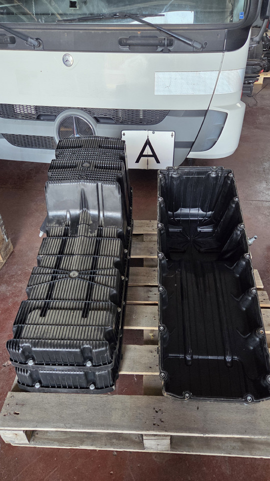 MERCEDES-BENZ ACTROS MP4 A4700105513 - Oljno korito: slika 1 MERCEDES-BENZ ACTROS MP4 A4700105513 - Oljno korito: slika 1