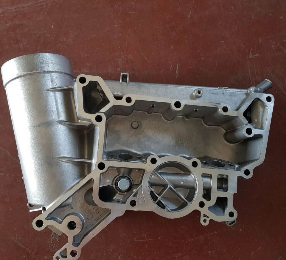 Mercedes-Benz A541 188 2704 Mercedes-Benz ACTROS - Hladilnik olja za Tovornjak: slika 2 Mercedes-Benz A541 188 2704 Mercedes-Benz ACTROS - Hladilnik olja za Tovornjak: slika 2