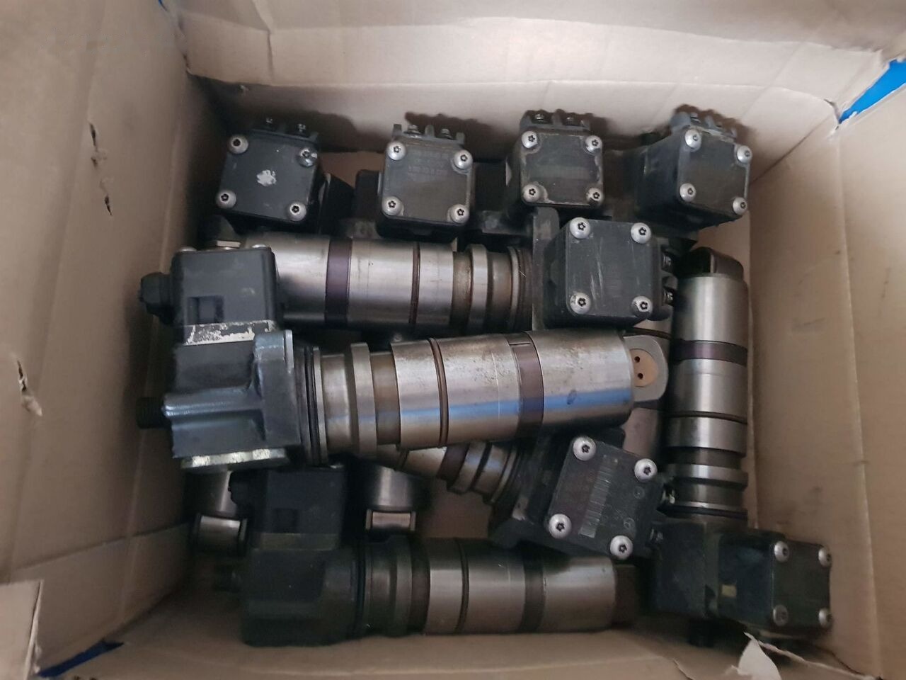 Mercedes-Benz ATEGO,ACTROS truck - Črpalka za gorivo za Tovornjak: slika 1 Mercedes-Benz ATEGO,ACTROS truck - Črpalka za gorivo za Tovornjak: slika 1