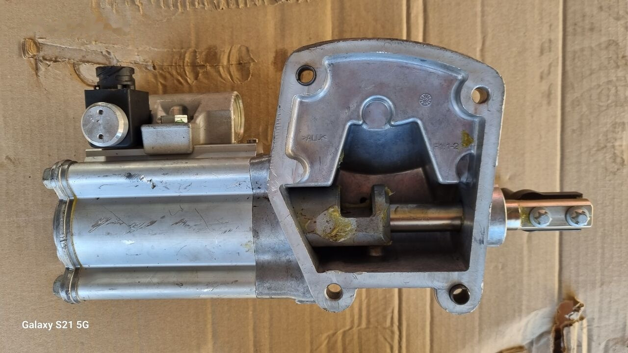Mercedes-Benz ATEGO EURO 6 SHIFTING CYLINDER Mercedes-Benz ATEGO EURO 6 - Prestavna ročica za Tovornjak: slika 2 Mercedes-Benz ATEGO EURO 6 SHIFTING CYLINDER Mercedes-Benz ATEGO EURO 6 - Prestavna ročica za Tovornjak: slika 2