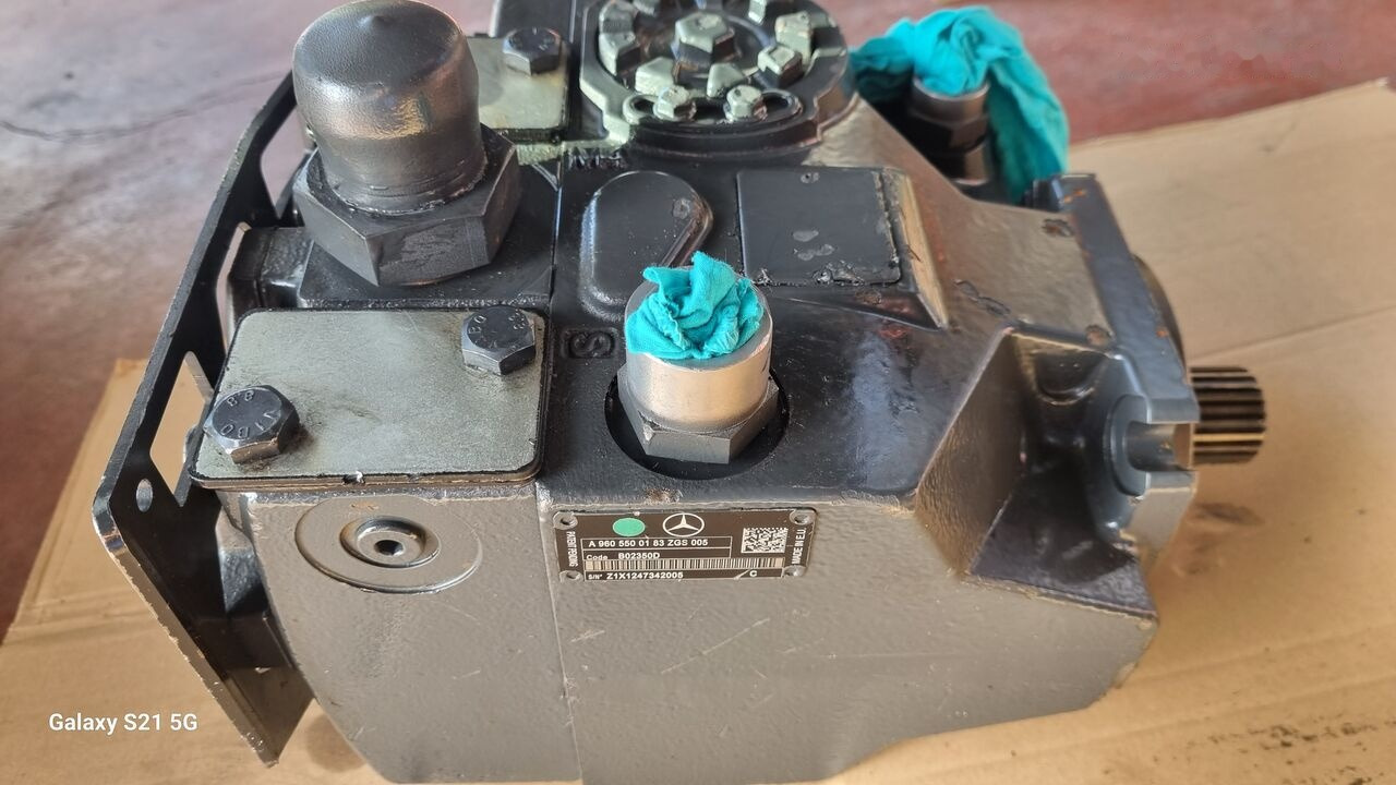 Mercedes-Benz HYDRAULIC POMP A9605500183   Mercedes-Benz ACTROS MP4 - Hidravlična črpalka za Tovornjak: slika 4 Mercedes-Benz HYDRAULIC POMP A9605500183   Mercedes-Benz ACTROS MP4 - Hidravlična črpalka za Tovornjak: slika 4