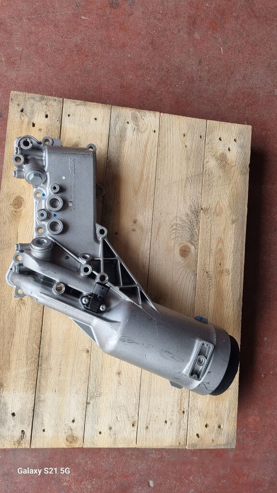 Mercedes-Benz OIL COOLER A 4571803110 Mercedes-Benz - Hladilnik olja za Tovornjak: slika 1 Mercedes-Benz OIL COOLER A 4571803110 Mercedes-Benz - Hladilnik olja za Tovornjak: slika 1