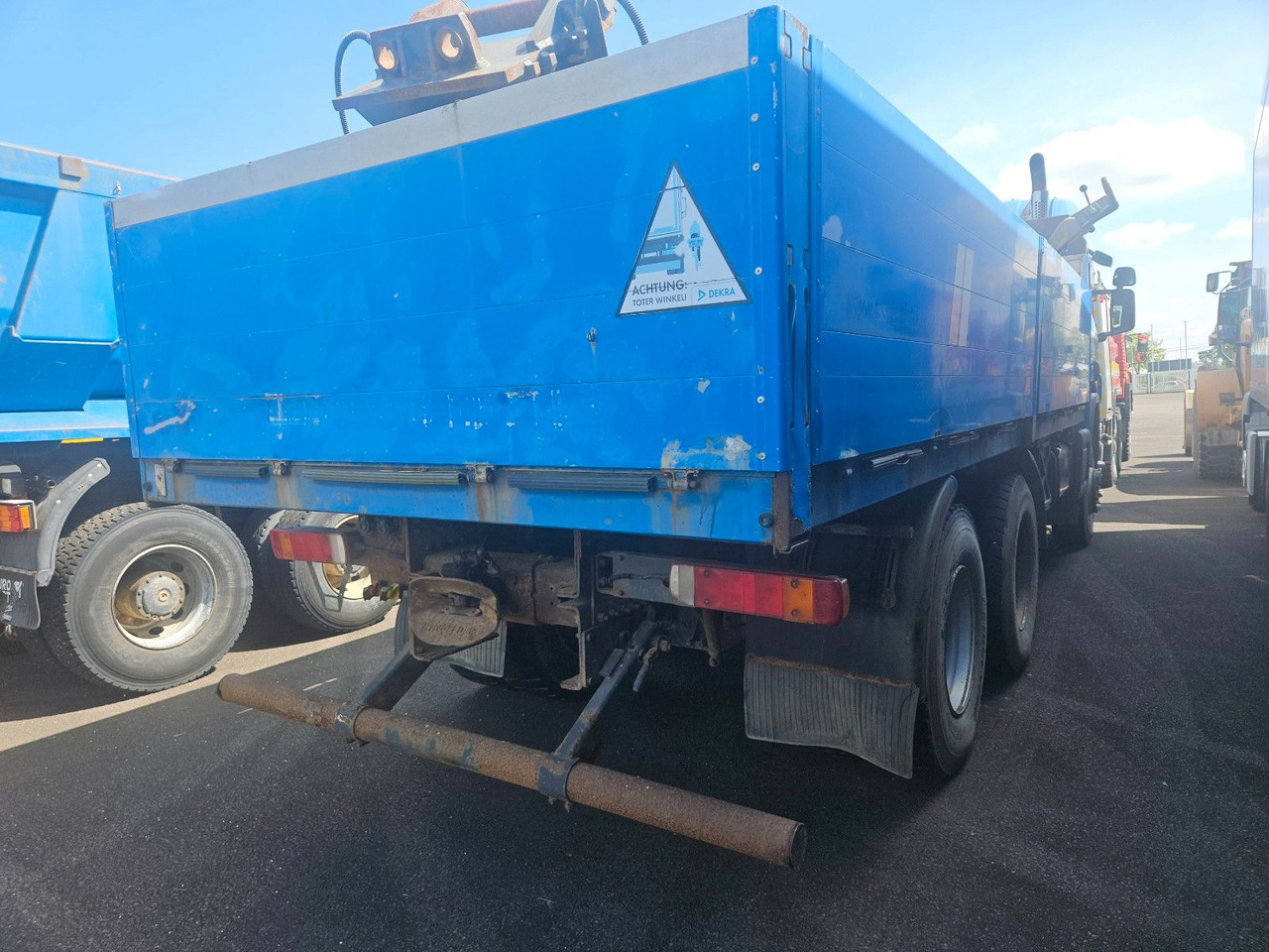 Scania P340 6x6 Pritsche Schaltgetriebe Blatt/Blatt - Tovornjak s kesonom: slika 3 Scania P340 6x6 Pritsche Schaltgetriebe Blatt/Blatt - Tovornjak s kesonom: slika 3