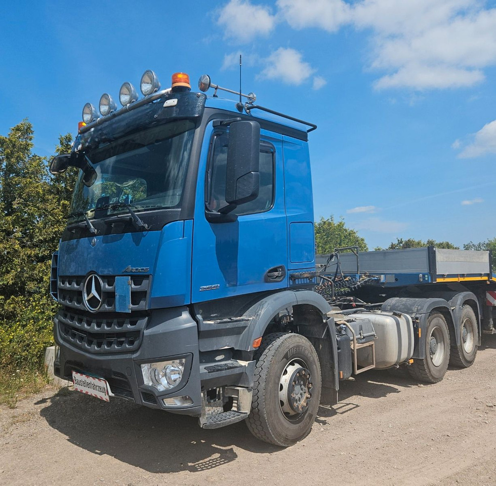 Mercedes-Benz Arocs 4 2651 6x4 SZM Schwerlast 68t - Vlačilec: slika 1 Mercedes-Benz Arocs 4 2651 6x4 SZM Schwerlast 68t - Vlačilec: slika 1