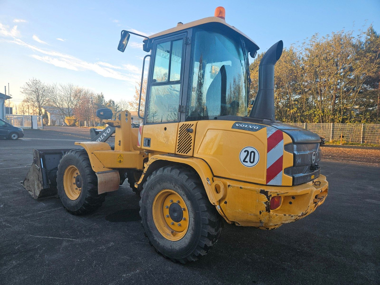 Volvo L30G Radlader mit Klappschaufel - Kolesni nakladalec: slika 4 Volvo L30G Radlader mit Klappschaufel - Kolesni nakladalec: slika 4