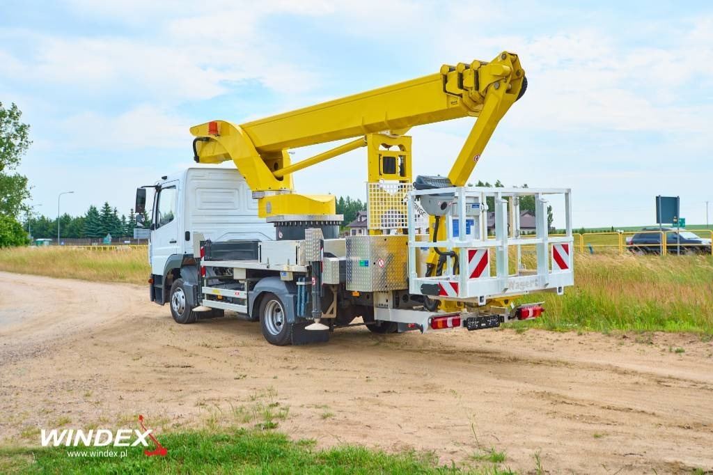 Palfinger P 300 KS - Dvižna ploščad montirana na tovornjak: slika 5 Palfinger P 300 KS - Dvižna ploščad montirana na tovornjak: slika 5