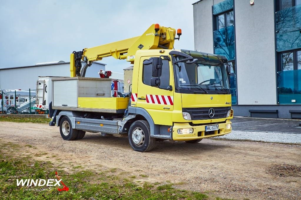 VERSALIFT VT-51-NF - Dvižna ploščad montirana na tovornjak: slika 1 VERSALIFT VT-51-NF - Dvižna ploščad montirana na tovornjak: slika 1