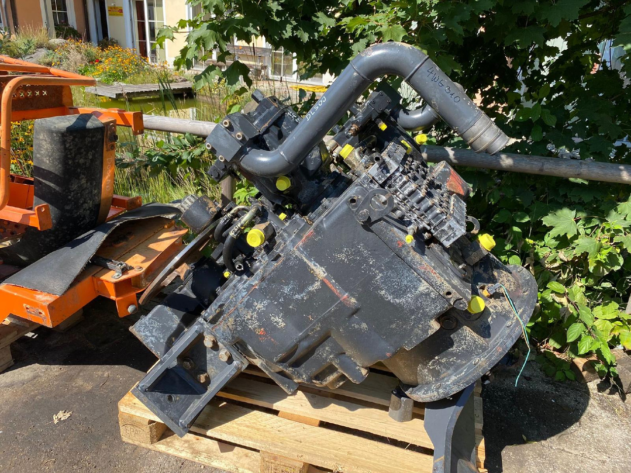Doosan ZF 4WG 310 aus DL 500 - Menjalnik za Gradbeni stroj: slika 1 Doosan ZF 4WG 310 aus DL 500 - Menjalnik za Gradbeni stroj: slika 1
