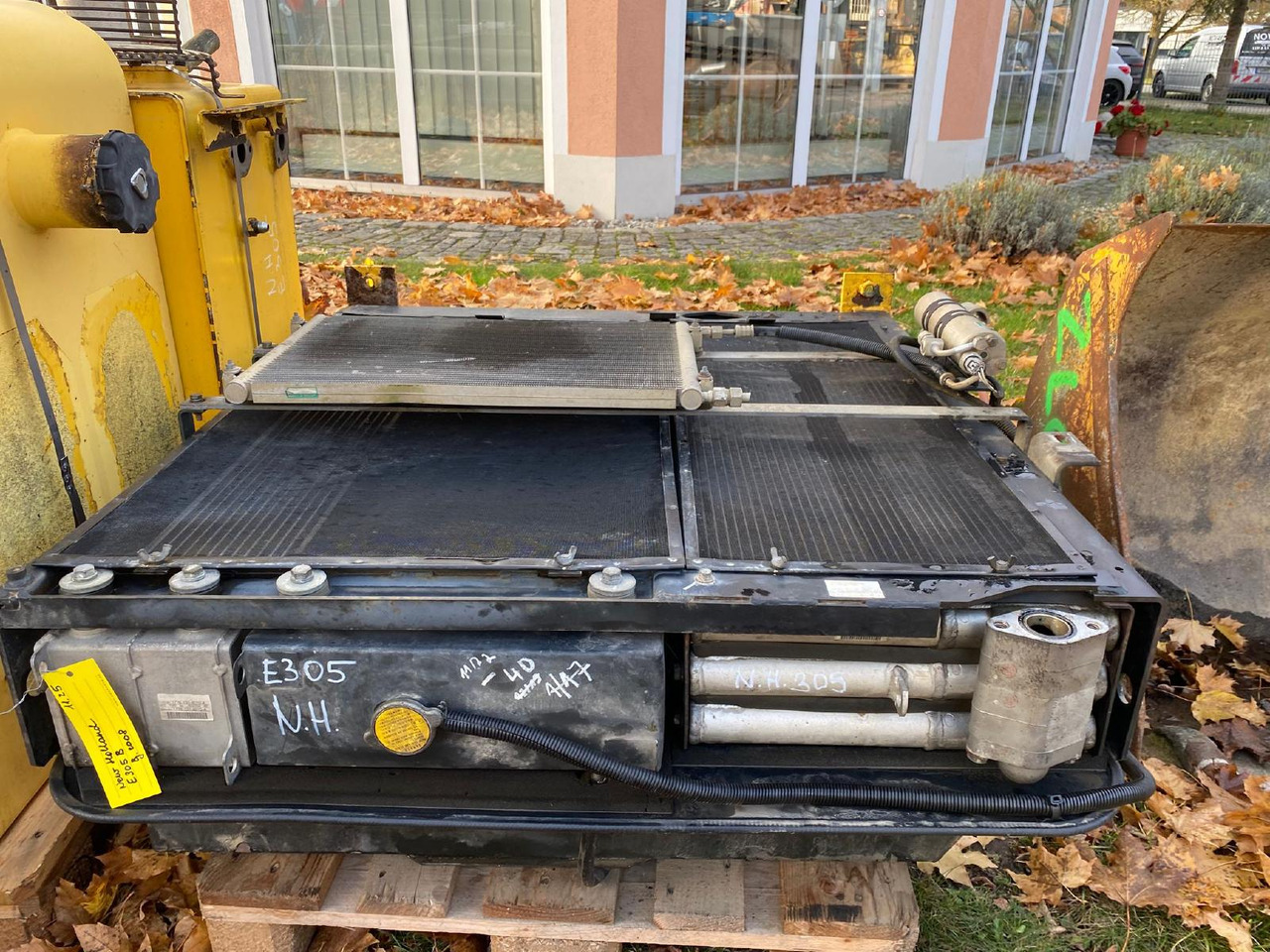 Holland E 305 - Hladilni sistem za Gradbeni stroj: slika 3 Holland E 305 - Hladilni sistem za Gradbeni stroj: slika 3