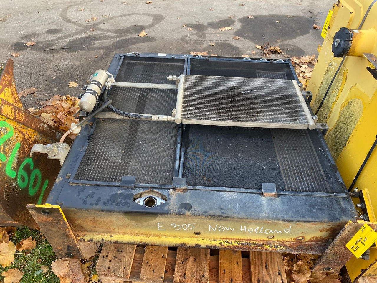 Holland E 305 - Hladilni sistem za Gradbeni stroj: slika 4 Holland E 305 - Hladilni sistem za Gradbeni stroj: slika 4