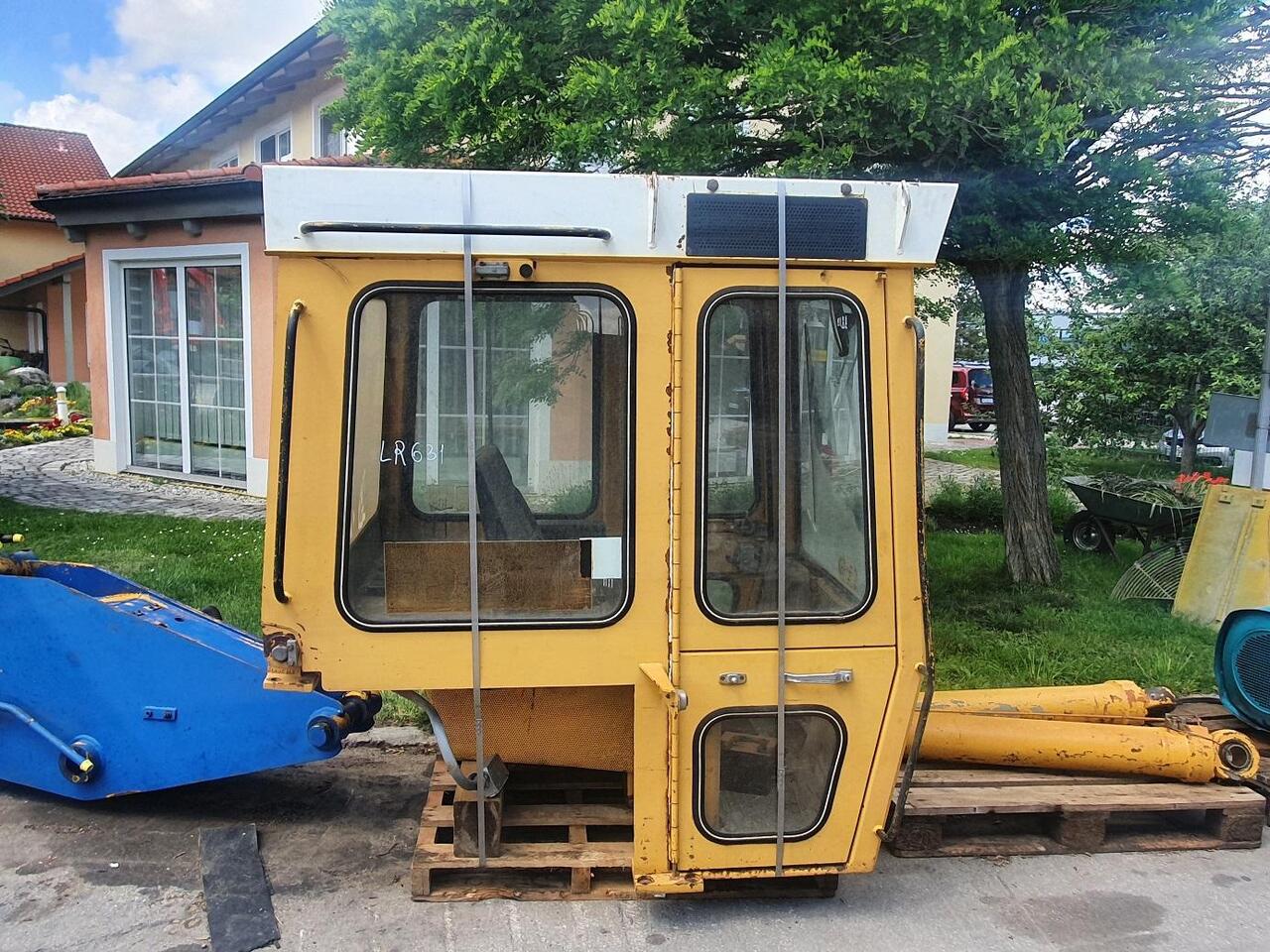 Liebherr LR 631 - Kabina za Nakladalec goseničar: slika 1 Liebherr LR 631 - Kabina za Nakladalec goseničar: slika 1