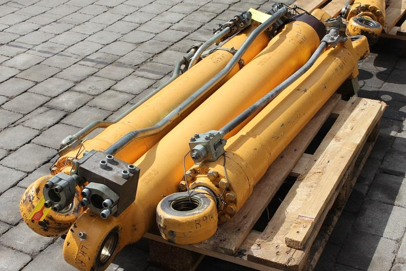 Liebherr R 914 - Hidravlični cilinder za Gradbeni stroj: slika 1 Liebherr R 914 - Hidravlični cilinder za Gradbeni stroj: slika 1