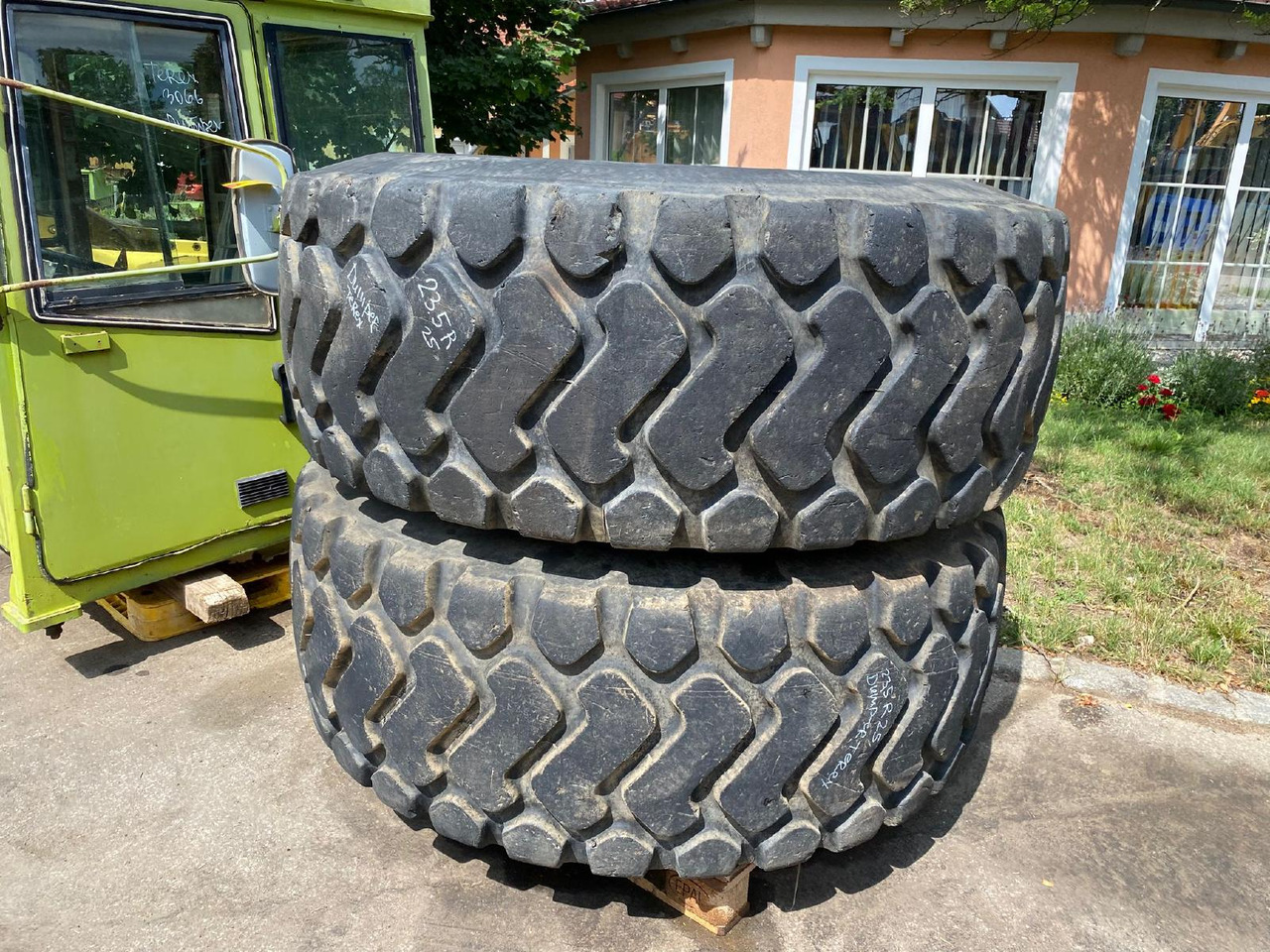 Terex 23,5R 25 aus 3066 - Guma za Demper: slika 2 Terex 23,5R 25 aus 3066 - Guma za Demper: slika 2