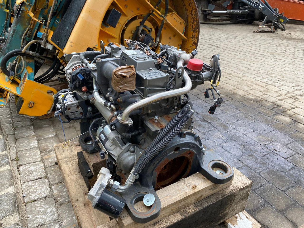 Yanmar Hitachi 4TNV 98C aus ZX 85 - Motor za Gradbeni stroj: slika 4 Yanmar Hitachi 4TNV 98C aus ZX 85 - Motor za Gradbeni stroj: slika 4