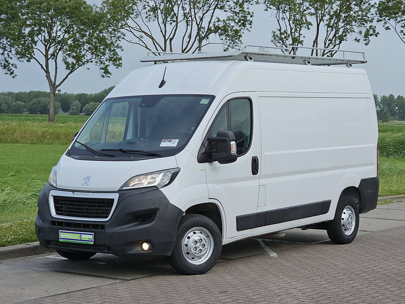 Peugeot Boxer 2.2 L2H2 Imperiaal Navi - Furgon: slika 2 Peugeot Boxer 2.2 L2H2 Imperiaal Navi - Furgon: slika 2