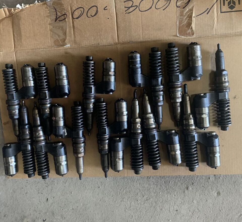 Bosch 0414701006 IVECO Stralis truck - Injektor za Tovornjak: slika 1 Bosch 0414701006 IVECO Stralis truck - Injektor za Tovornjak: slika 1