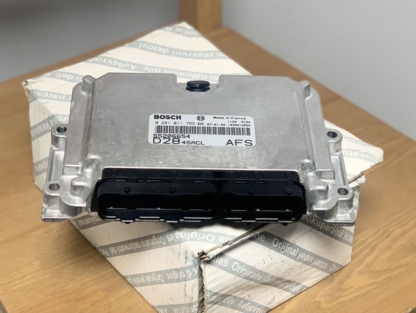 Bosch Sterownik Silnika Engine Control Ducato 2.8 HDI 281011755 for FIAT Ducato Boxer Jumper 2.8HDI 2000 - 2006 Oryginał NOWY commercial vehicle - ECU za Dostavno vozilo: slika 1 Bosch Sterownik Silnika Engine Control Ducato 2.8 HDI 281011755 for FIAT Ducato Boxer Jumper 2.8HDI 2000 - 2006 Oryginał NOWY commercial vehicle - ECU za Dostavno vozilo: slika 1