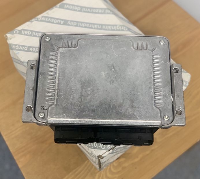 Bosch Sterownik Silnika Engine Control Ducato 2.8 HDI 281011755 for FIAT Ducato Boxer Jumper 2.8HDI 2000 - 2006 Oryginał NOWY commercial vehicle - ECU za Dostavno vozilo: slika 2 Bosch Sterownik Silnika Engine Control Ducato 2.8 HDI 281011755 for FIAT Ducato Boxer Jumper 2.8HDI 2000 - 2006 Oryginał NOWY commercial vehicle - ECU za Dostavno vozilo: slika 2
