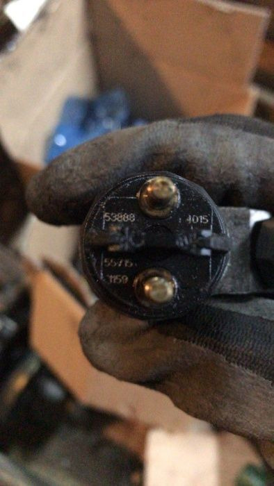 Egenera IVECO Stralis HI WAY NEW Holland - Injektor za Tovornjak: slika 1 Egenera IVECO Stralis HI WAY NEW Holland - Injektor za Tovornjak: slika 1