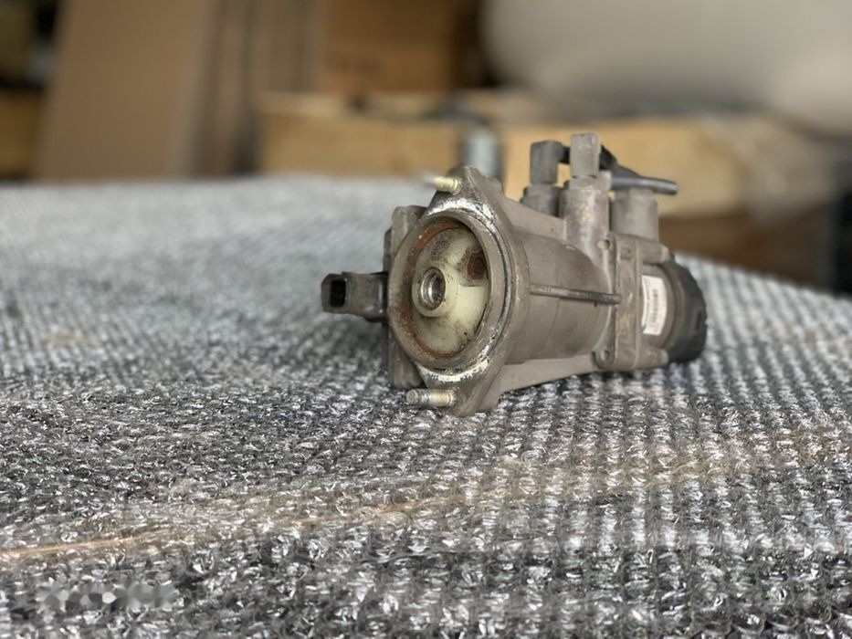 MAN zawór główny hamulcowy oryginał hurt K000926   MAN TGA K000926 - Zavorni cilinder za Tovornjak: slika 2 MAN zawór główny hamulcowy oryginał hurt K000926   MAN TGA K000926 - Zavorni cilinder za Tovornjak: slika 2