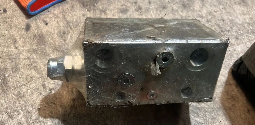 Rexroth Flow Divider R930062425 - Zavorni ventil za Tovornjak: slika 3 Rexroth Flow Divider R930062425 - Zavorni ventil za Tovornjak: slika 3
