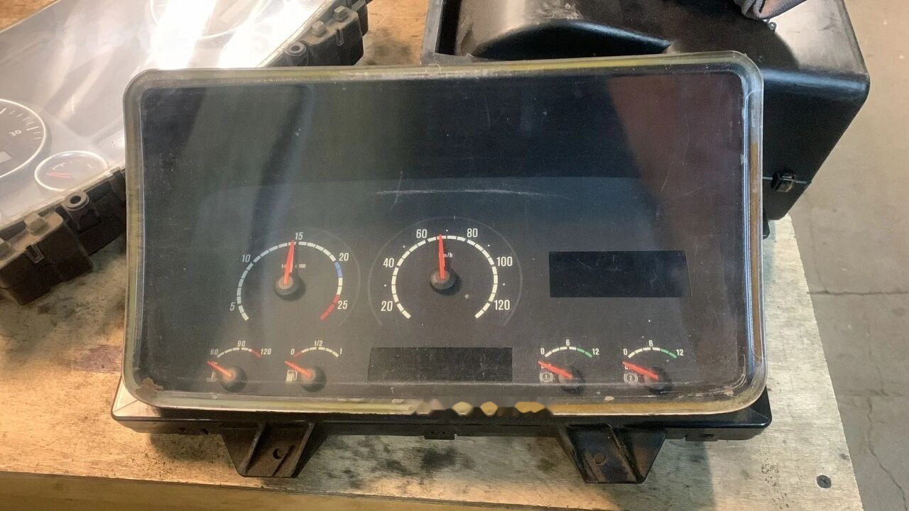 Scania Zegary Liczniki R 1545985 1738065 1544904 1545985 Scania truck - Armaturna plošča za Tovornjak: slika 1 Scania Zegary Liczniki R 1545985 1738065 1544904 1545985 Scania truck - Armaturna plošča za Tovornjak: slika 1