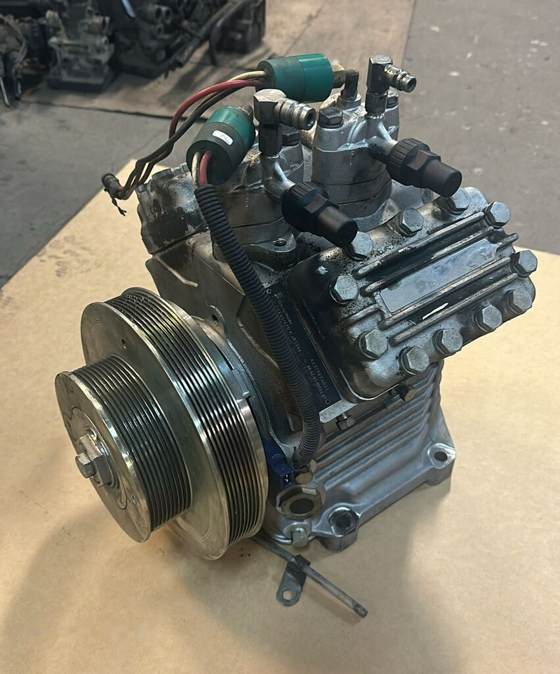 Sprężarka kompresor klimatyzacji Bock Eberspacher FKX40/470K 8862010000407 - Kompresor klime za Tovornjak: slika 1 Sprężarka kompresor klimatyzacji Bock Eberspacher FKX40/470K 8862010000407 - Kompresor klime za Tovornjak: slika 1