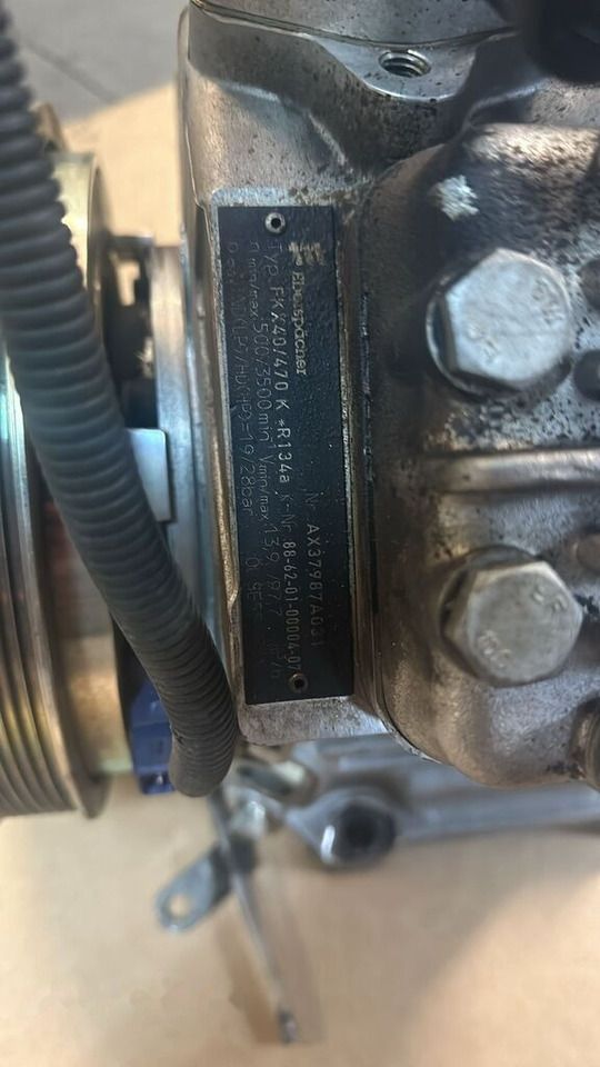 Sprężarka kompresor klimatyzacji Bock Eberspacher FKX40/470K 8862010000407 - Kompresor klime za Tovornjak: slika 4 Sprężarka kompresor klimatyzacji Bock Eberspacher FKX40/470K 8862010000407 - Kompresor klime za Tovornjak: slika 4