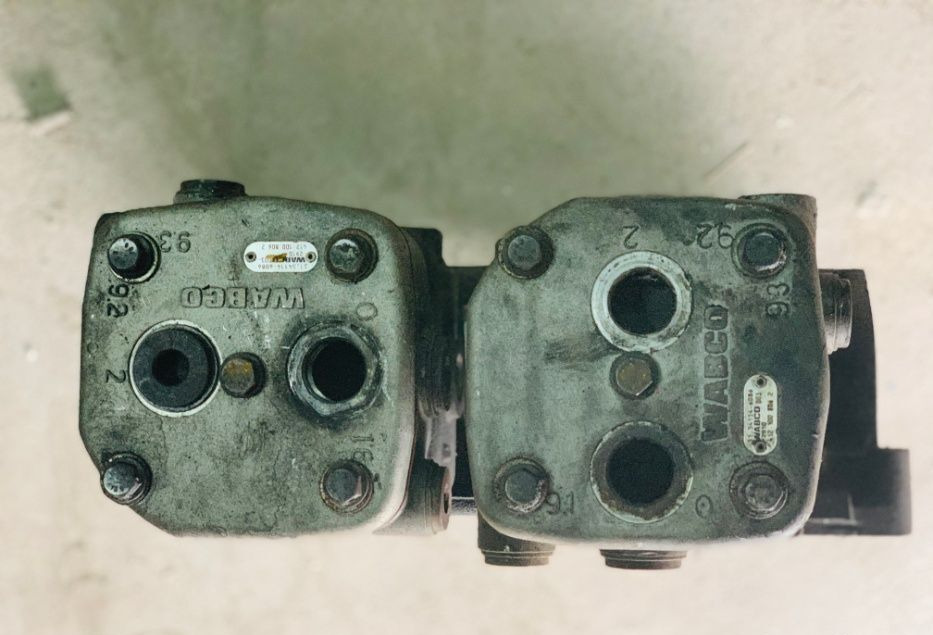 WABCO 2 cylindry oryginał 51.54112-3028 MAN TGA 51.54112-3028 - Kompresor za Tovornjak: slika 3 WABCO 2 cylindry oryginał 51.54112-3028 MAN TGA 51.54112-3028 - Kompresor za Tovornjak: slika 3