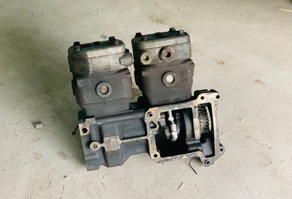 WABCO 2 cylindry oryginał 51.54112-3028 MAN TGA 51.54112-3028 - Kompresor za Tovornjak: slika 1 WABCO 2 cylindry oryginał 51.54112-3028 MAN TGA 51.54112-3028 - Kompresor za Tovornjak: slika 1