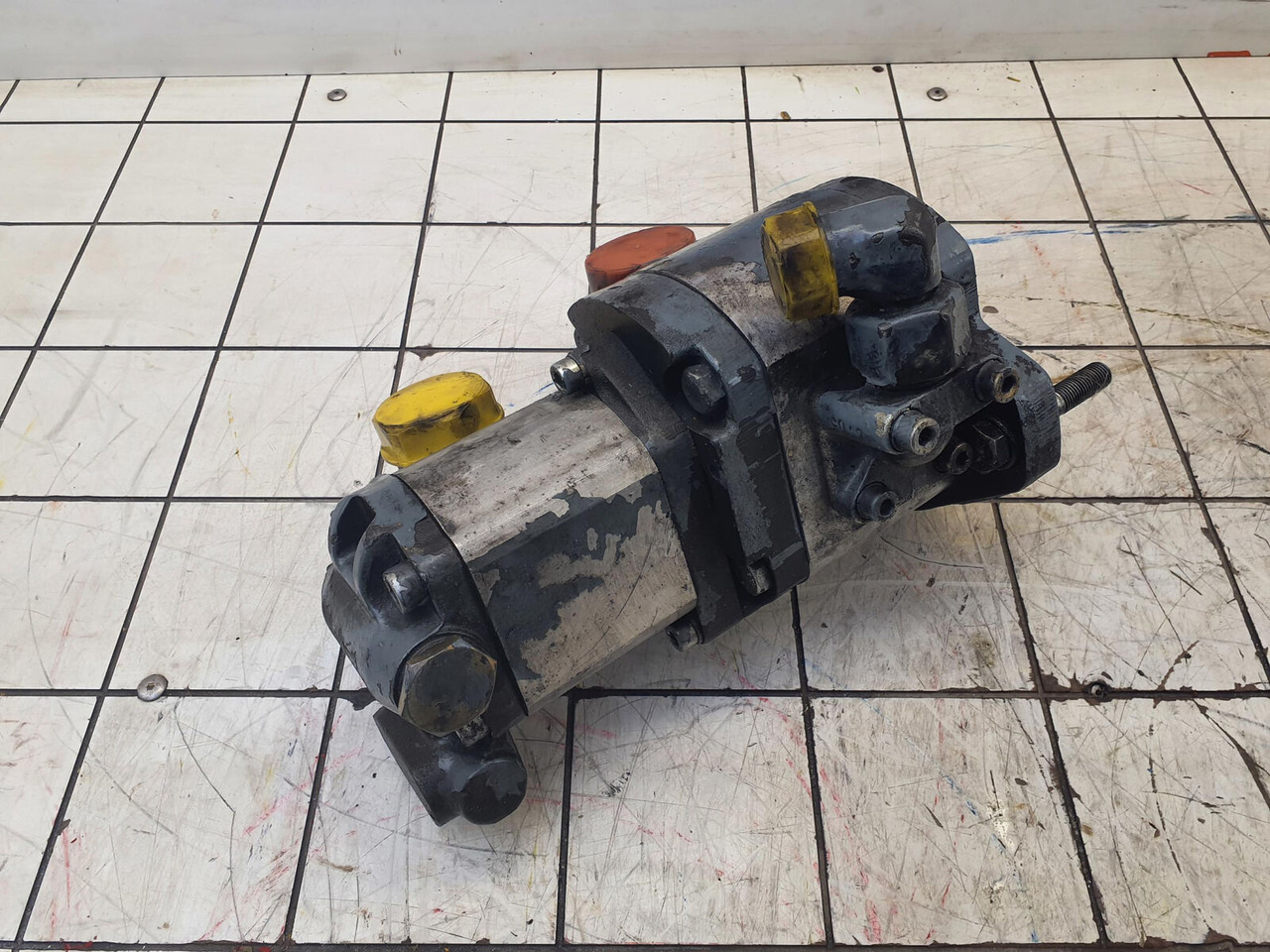 Bosch LTM 1060 dual gear pump - Hidravlična črpalka za Avtodvigalo: slika 3 Bosch LTM 1060 dual gear pump - Hidravlična črpalka za Avtodvigalo: slika 3