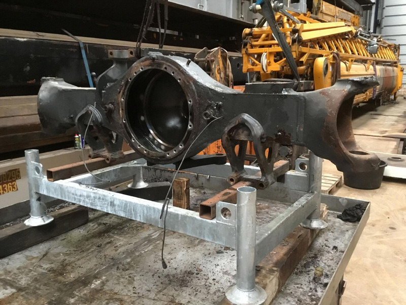 Os in deli za Žerjav Faun ATF 50G-3 axle 3 housing: slika 1