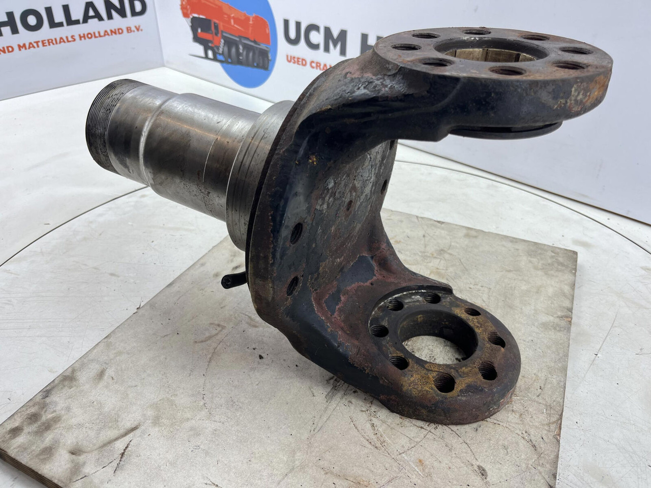 Gottwald Steering knuckle 12 holes axle 3 - Premnik za Avtodvigalo: slika 4 Gottwald Steering knuckle 12 holes axle 3 - Premnik za Avtodvigalo: slika 4