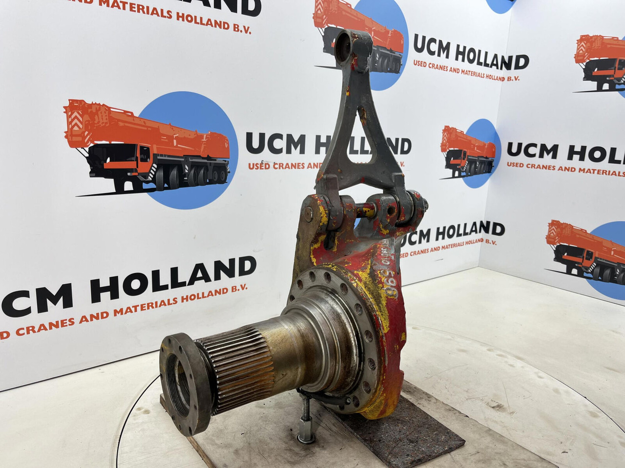 Grove GMK 3050 Steering knuckle axle 1 and 2 left - Premnik za Avtodvigalo: slika 1 Grove GMK 3050 Steering knuckle axle 1 and 2 left - Premnik za Avtodvigalo: slika 1