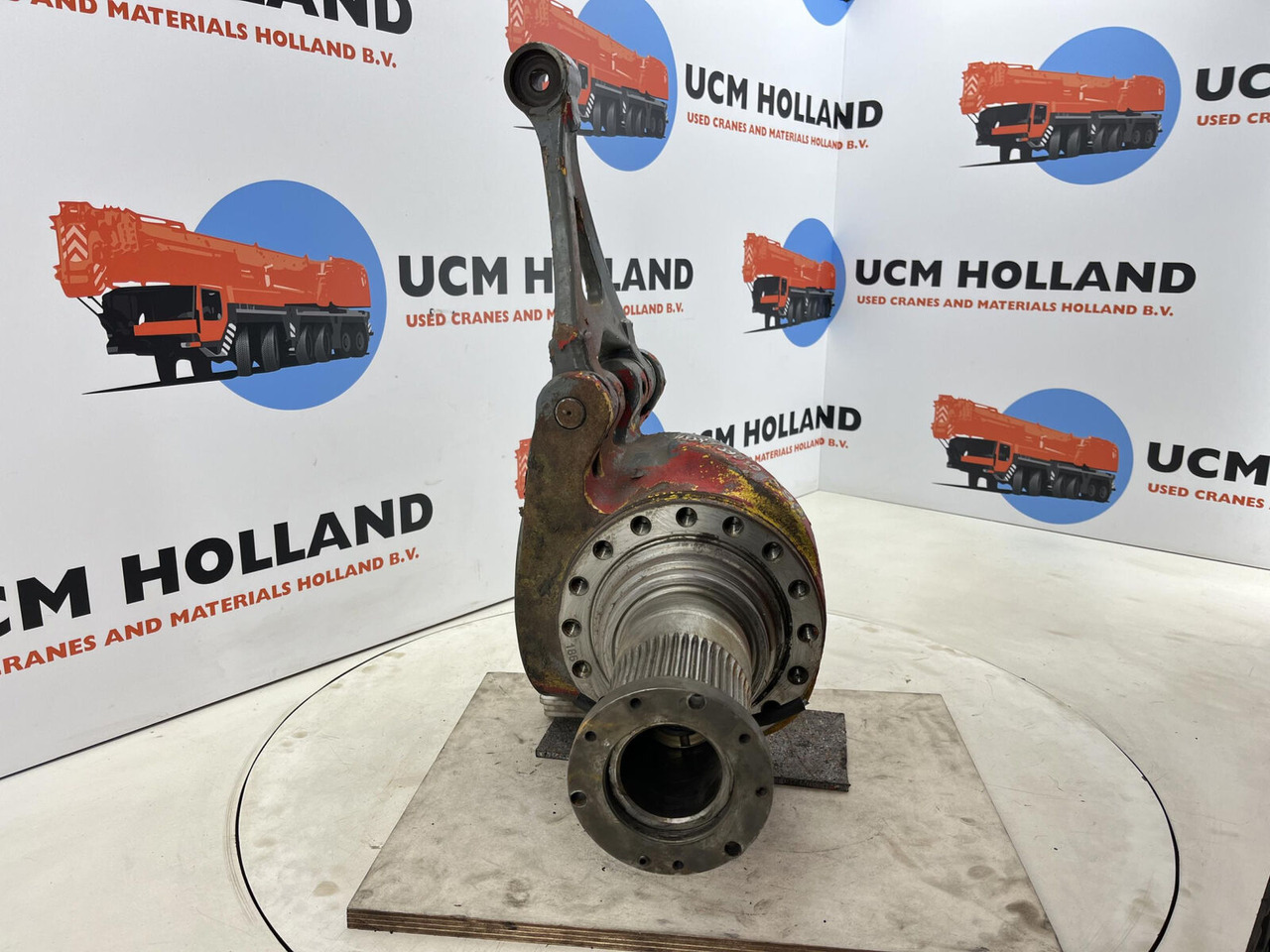 Grove GMK 3050 Steering knuckle axle 1 and 2 left - Premnik za Avtodvigalo: slika 2 Grove GMK 3050 Steering knuckle axle 1 and 2 left - Premnik za Avtodvigalo: slika 2