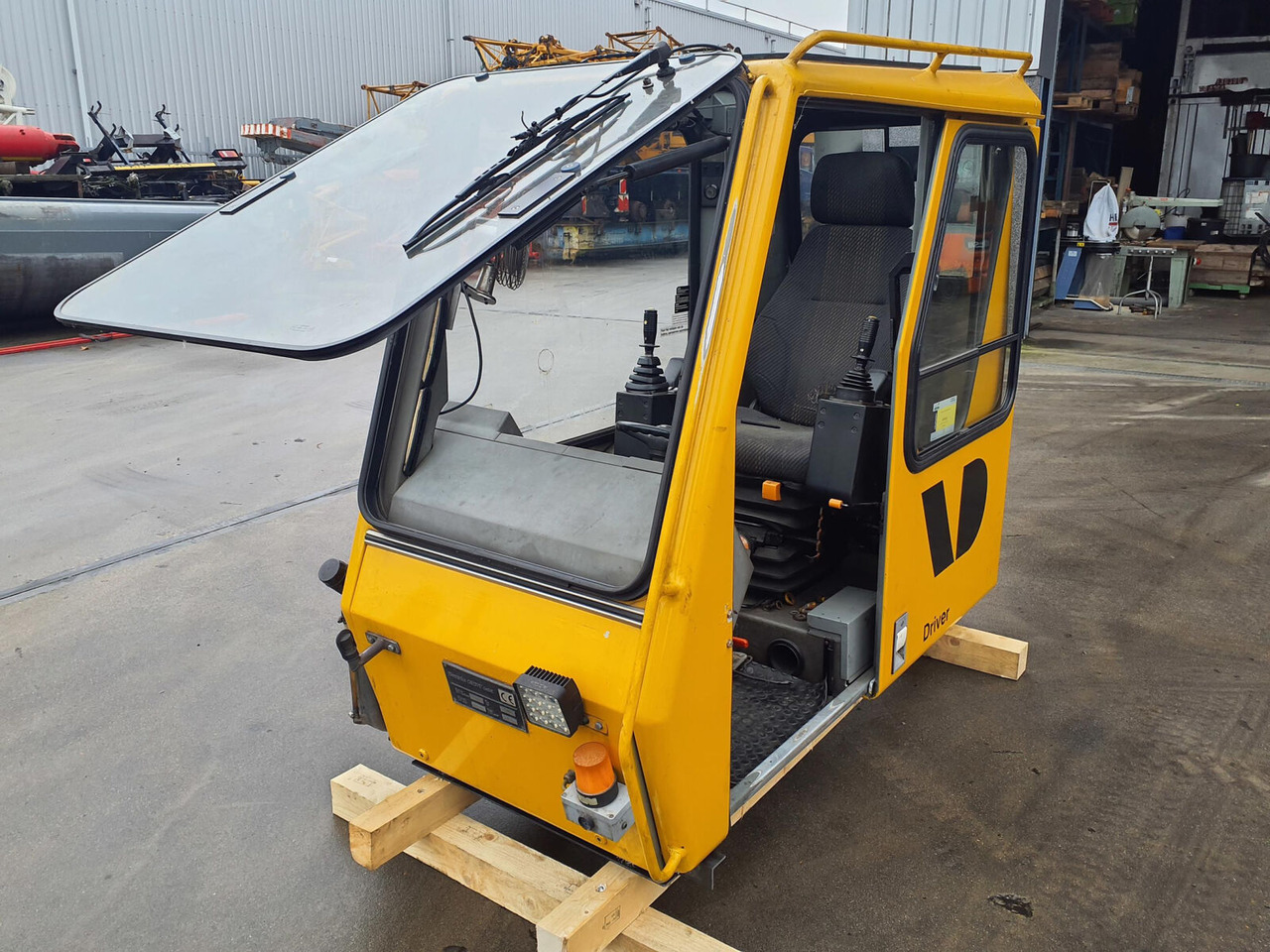 Grove GMK 3050 operators cab - Kabina za Avtodvigalo: slika 5 Grove GMK 3050 operators cab - Kabina za Avtodvigalo: slika 5