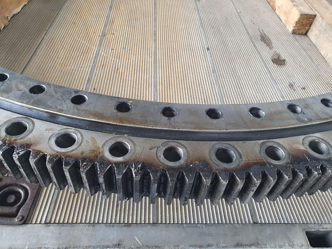 Grove GMK 4100L slewing gear - Pokrivni obroč za Avtodvigalo: slika 3 Grove GMK 4100L slewing gear - Pokrivni obroč za Avtodvigalo: slika 3