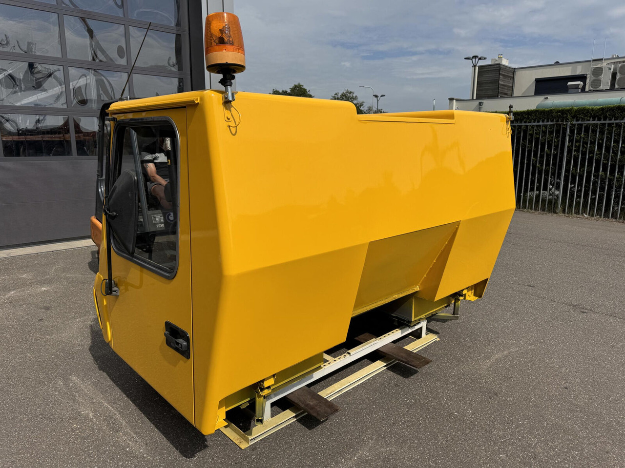 Grove GMK 5130-1 Drivers cabin - Kabina za Avtodvigalo: slika 4 Grove GMK 5130-1 Drivers cabin - Kabina za Avtodvigalo: slika 4