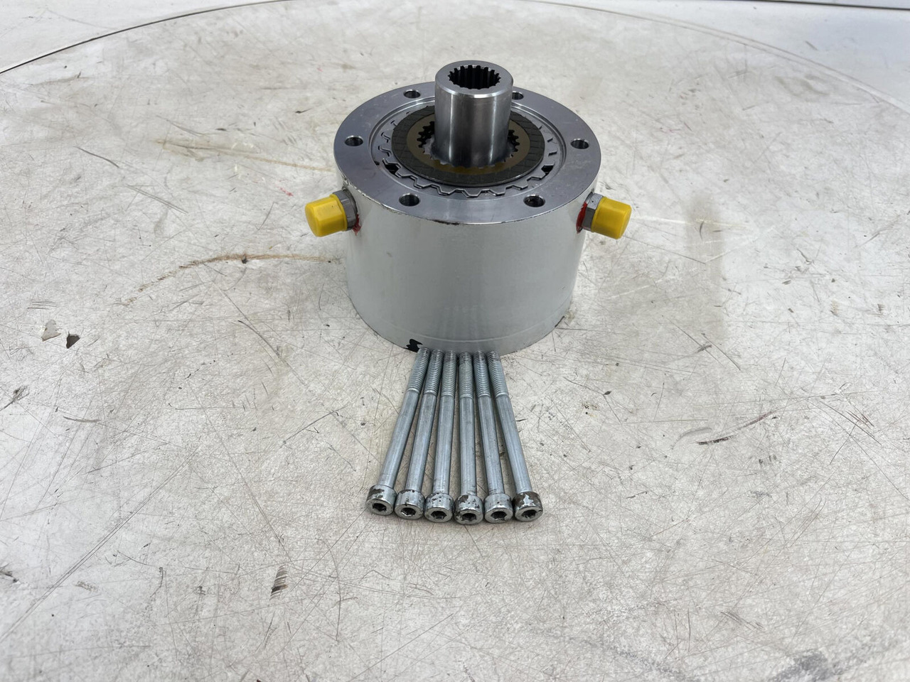 Grove GMK 5150 multiple-disk brake slewing gear - Nihajni motor za Žerjav: slika 1 Grove GMK 5150 multiple-disk brake slewing gear - Nihajni motor za Žerjav: slika 1