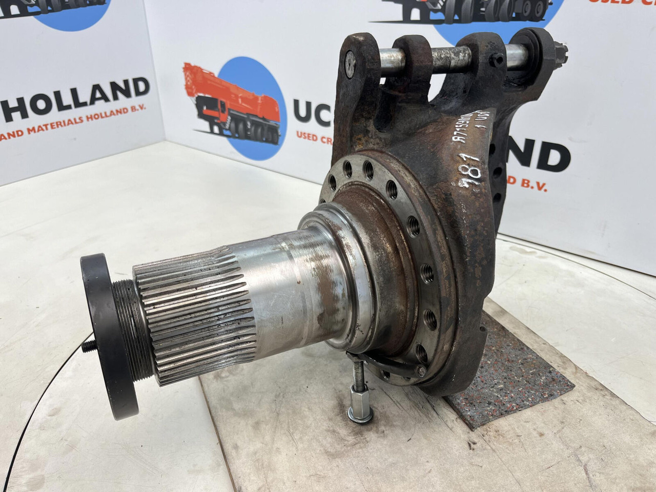 Grove GMK Megatrak steering knuckle 16 holes - Premnik za Žerjav: slika 1 Grove GMK Megatrak steering knuckle 16 holes - Premnik za Žerjav: slika 1