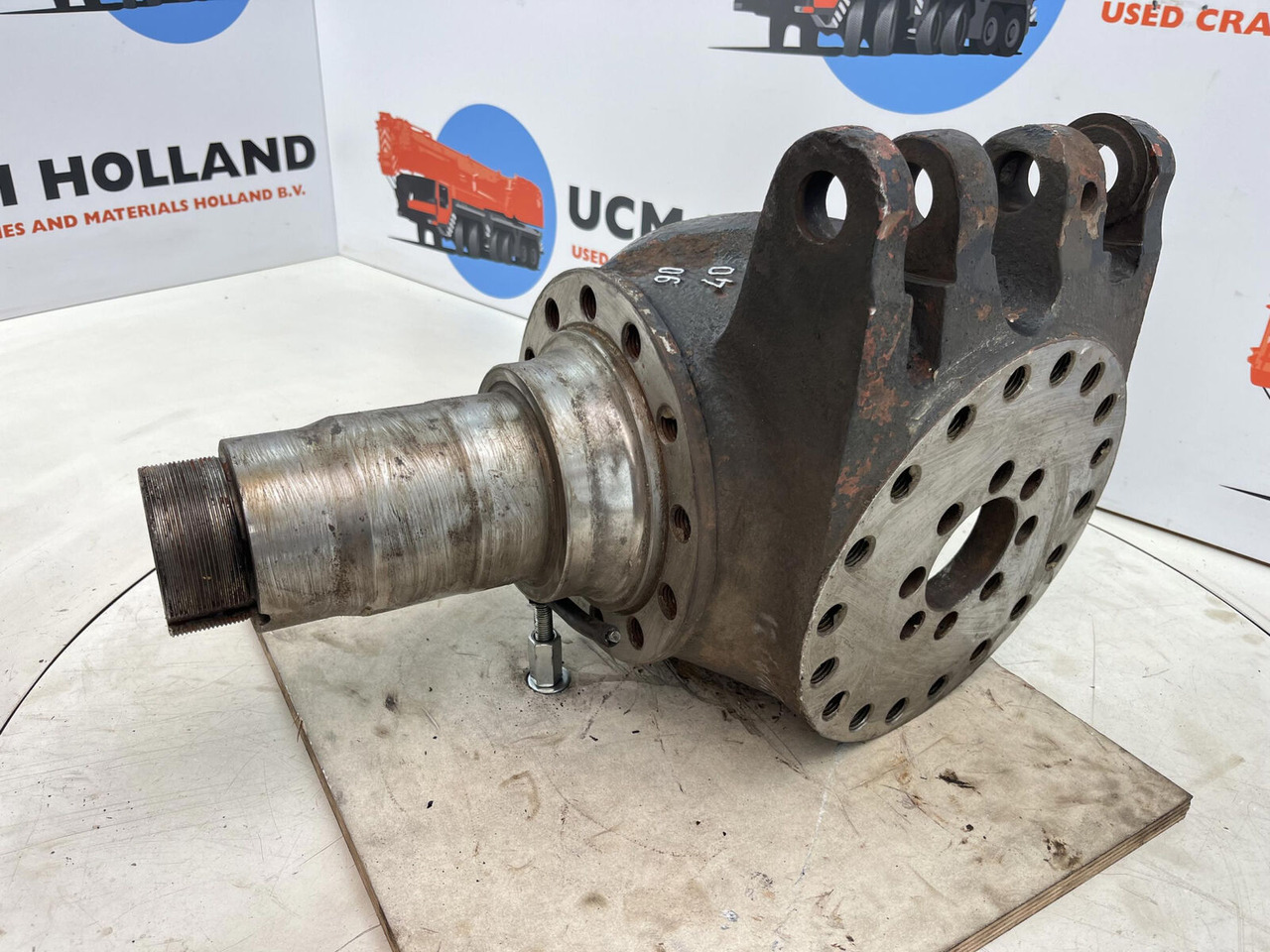 Grove GMK Steering knuckle 12 holes - Premnik za Avtodvigalo: slika 1 Grove GMK Steering knuckle 12 holes - Premnik za Avtodvigalo: slika 1