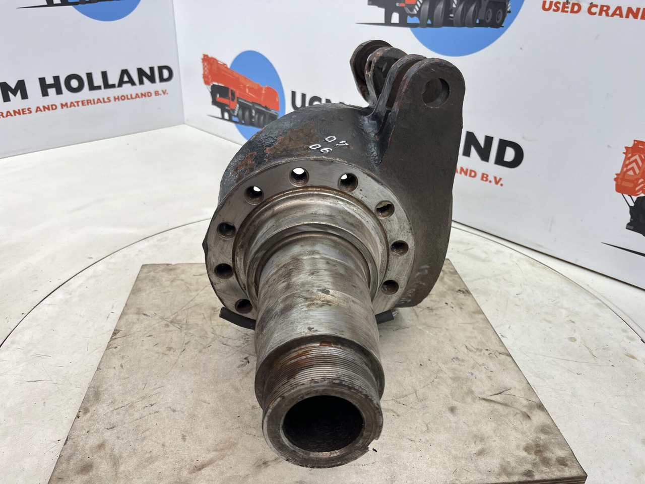Grove GMK Steering knuckle 12 holes - Premnik za Avtodvigalo: slika 2 Grove GMK Steering knuckle 12 holes - Premnik za Avtodvigalo: slika 2