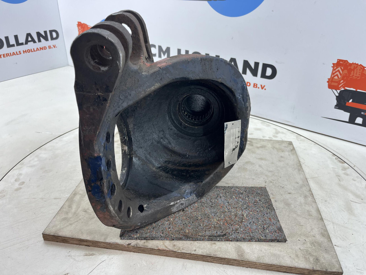 Grove GMK Steering knuckle 16 holes - Premnik za Avtodvigalo: slika 5 Grove GMK Steering knuckle 16 holes - Premnik za Avtodvigalo: slika 5