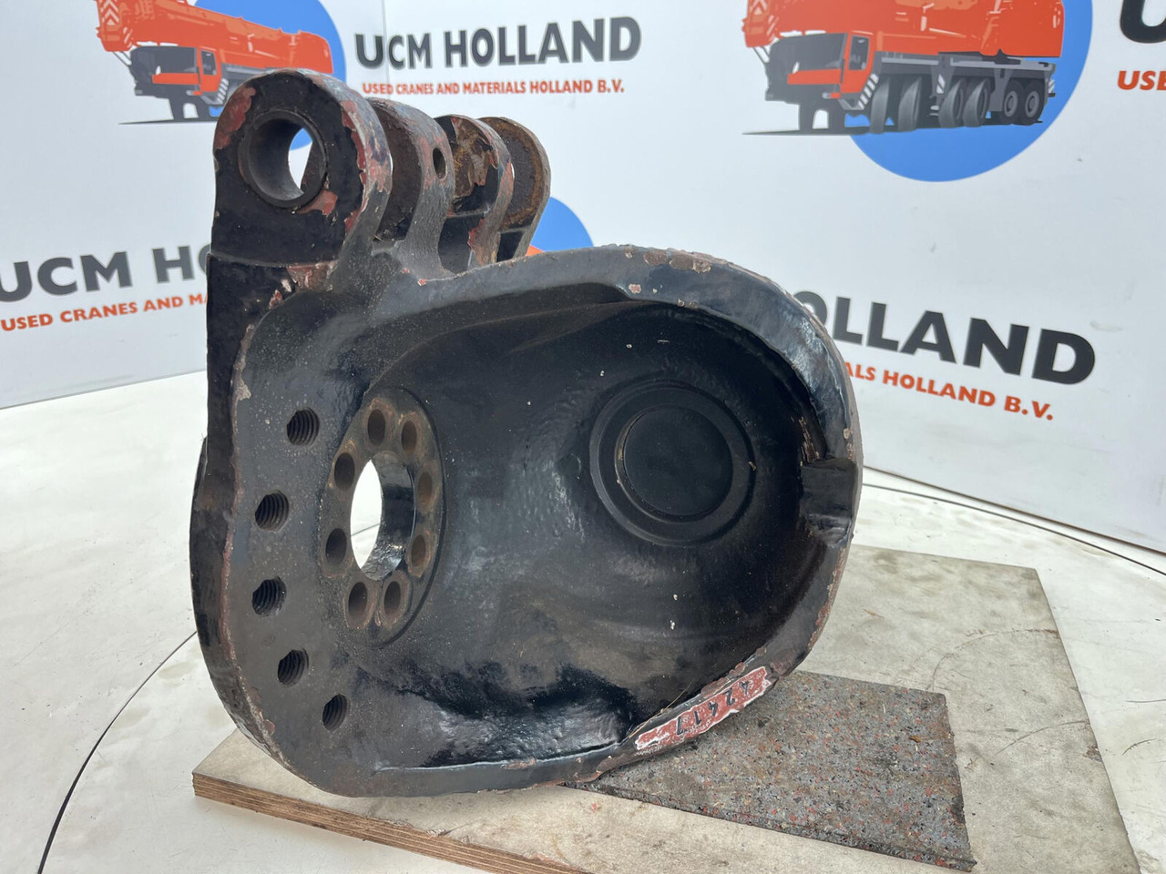Grove GMK Steering knuckle 16 holes - Premnik za Avtodvigalo: slika 5 Grove GMK Steering knuckle 16 holes - Premnik za Avtodvigalo: slika 5