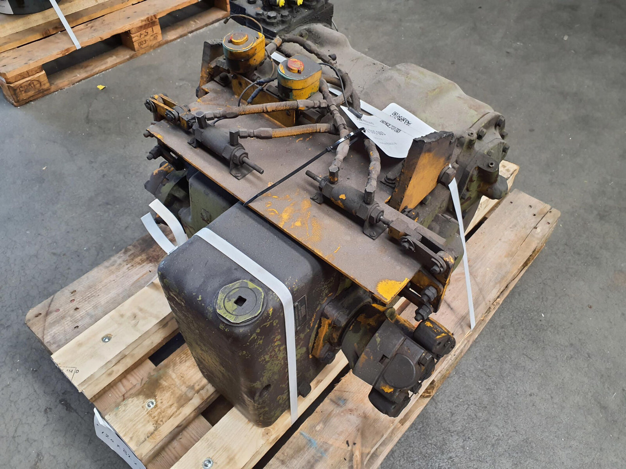 Grove RT 65S Gearbox Clark R28621-8 - Menjalnik za Avtodvigalo: slika 4 Grove RT 65S Gearbox Clark R28621-8 - Menjalnik za Avtodvigalo: slika 4