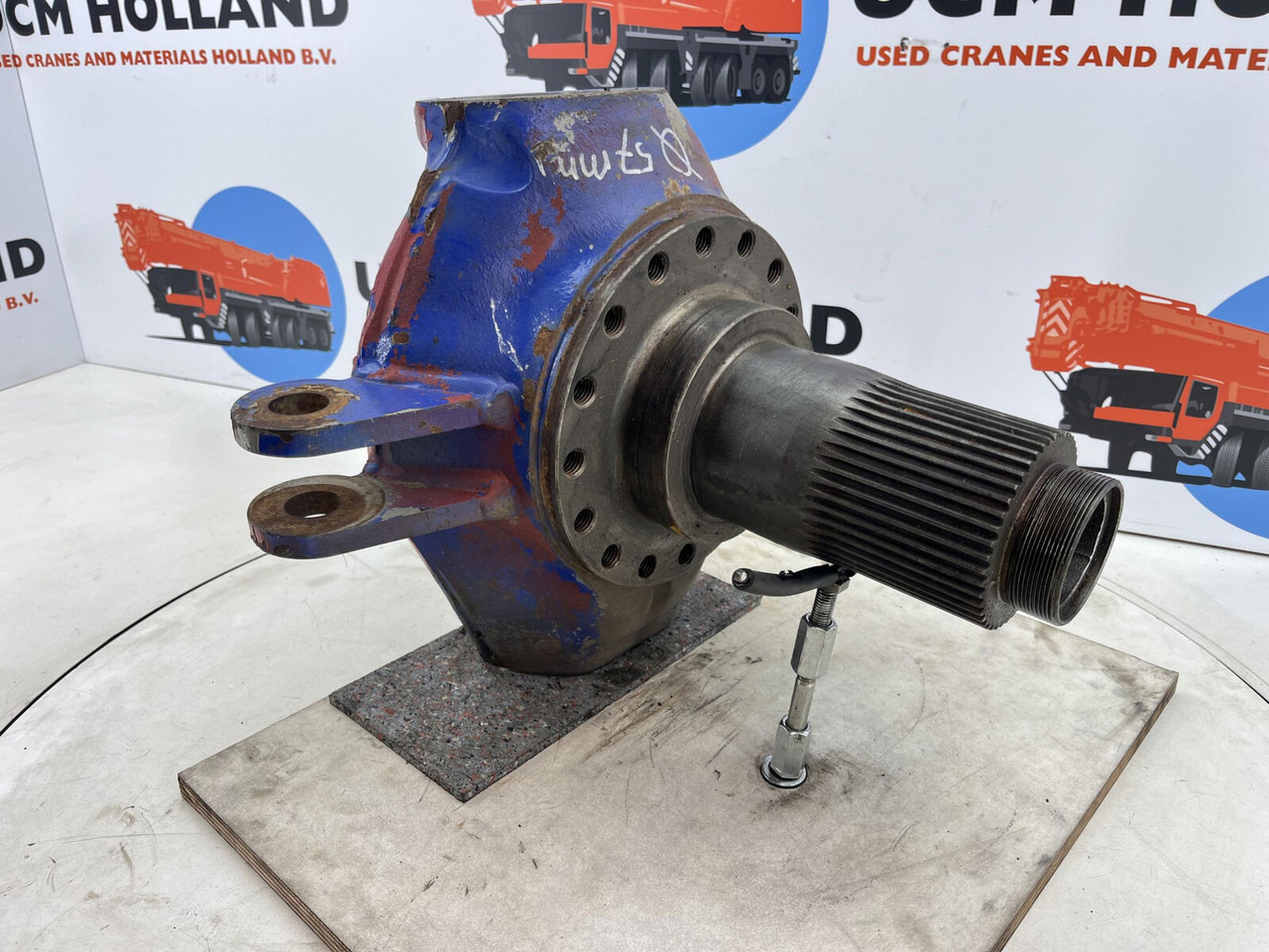 Kessler steering knuckle 16 holes with bracket - Premnik za Avtodvigalo: slika 3 Kessler steering knuckle 16 holes with bracket - Premnik za Avtodvigalo: slika 3