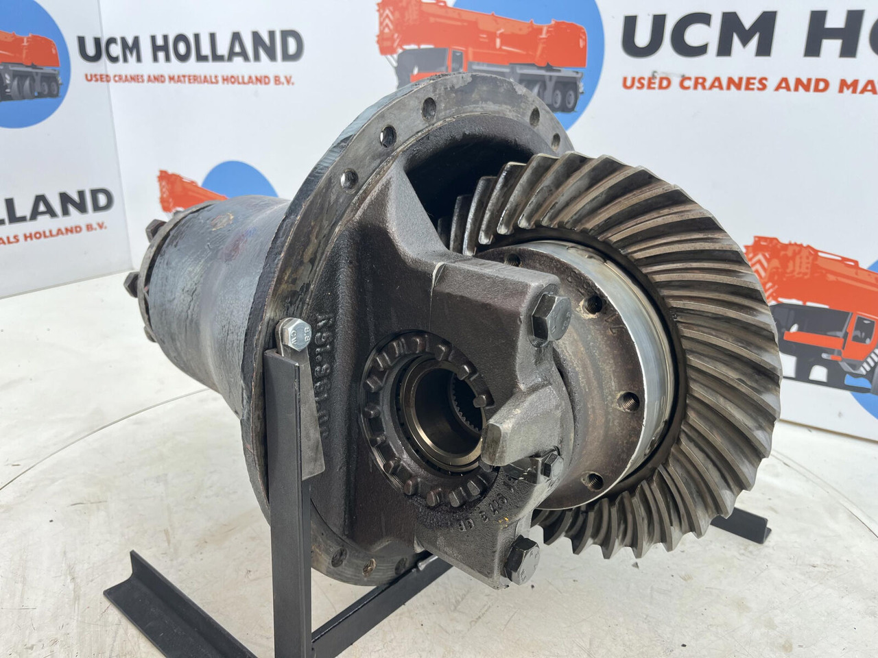 Krupp 70 GMT End differential 17x36 axle 1 - Diferencialni menjalnik za Avtodvigalo: slika 1 Krupp 70 GMT End differential 17x36 axle 1 - Diferencialni menjalnik za Avtodvigalo: slika 1